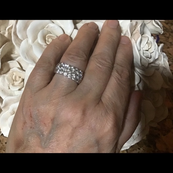 Wide band with beautiful Swarovski crystals - Picture 1 of 3